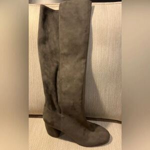 Nine West size 10 over the knee length dark gray suede boots